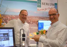 Jan-Willem Lut and Hugo Nijgh of Sercom showed, with a gimmick they brought along, that wireless electricity does not exist. That is why an inverter was developed with which solar panels can provide power in the open field for the Wireless Xtender.